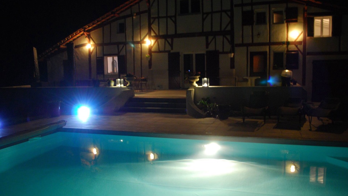 Garrey House | Gite de la BARTHE with heated pool