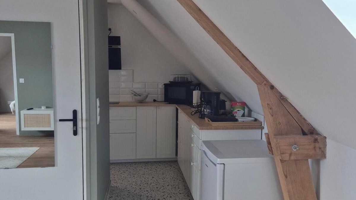 Broons Apartment | Gîte de la Planchette with swimming pool near leisure area, campsite and pond