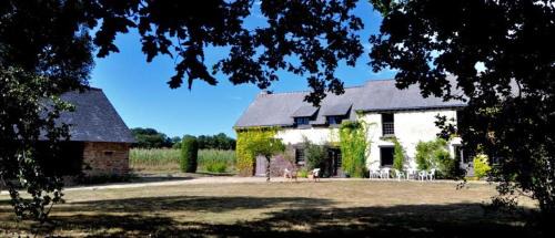Breal-sous-Montfort Cabin | Gite de la Ruaudais