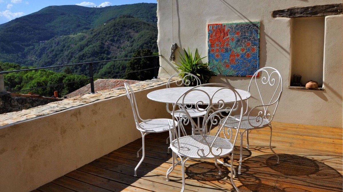 Creysseilles House | GITE DES JEUNES PIERRES CHARM AND NATURE