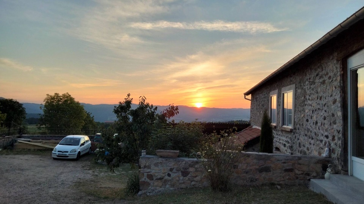 Vorey House | "Gîte Du Bachat" with Mountain View and Private Terrace