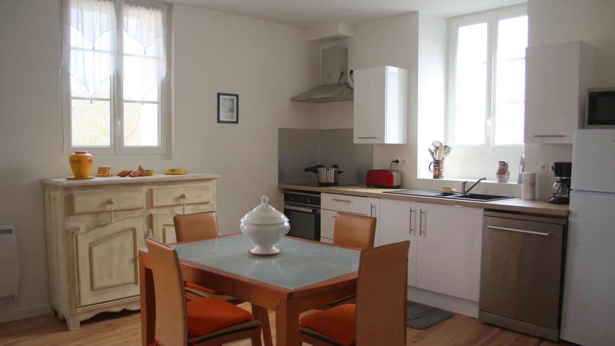 Arudy Apartment | Gîte du canal du moulin, in the heart of the village of Arudy in the Ossau Valley