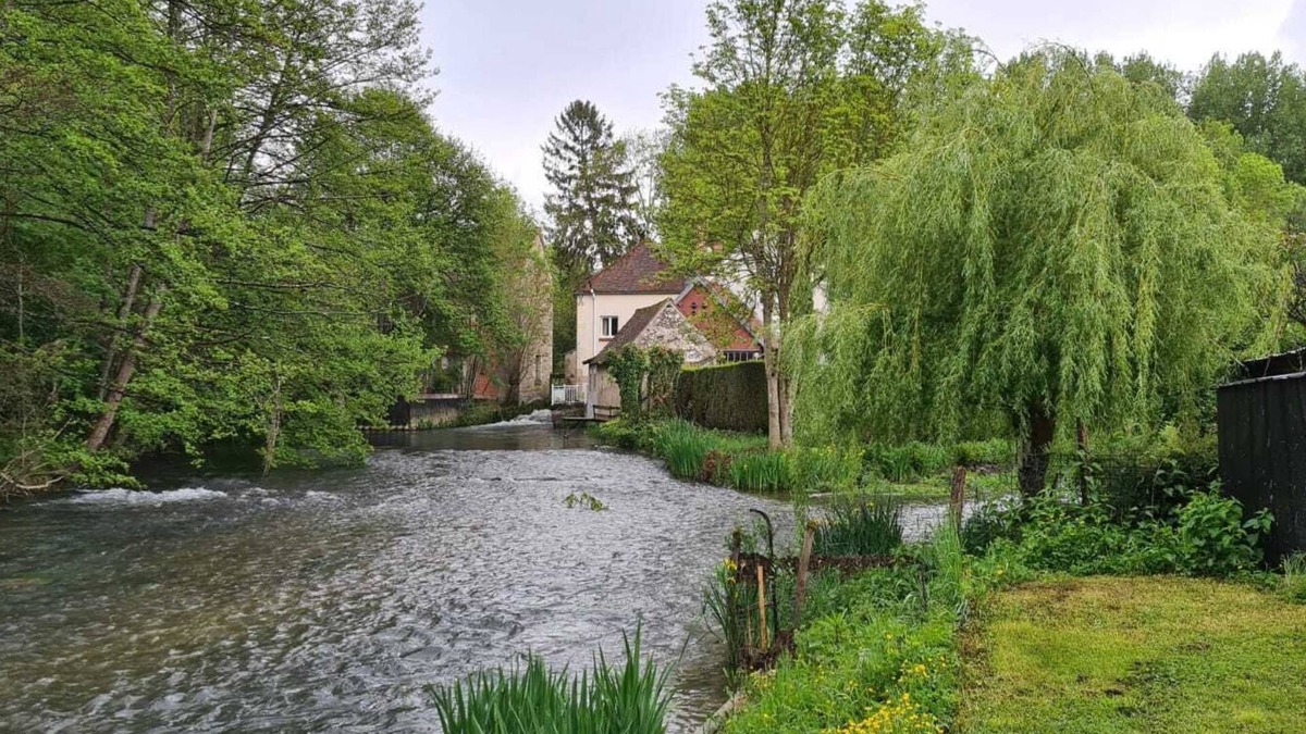 Cosne-Cours-sur-Loire House | Gite du Moulin in the countryside
