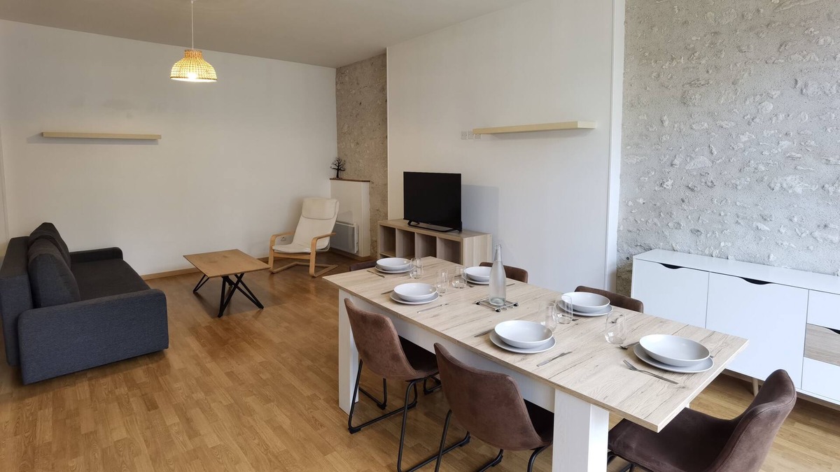 Beaugency Condo | Gîte du Puits Gaillard in the historic heart of BEAUGENCY