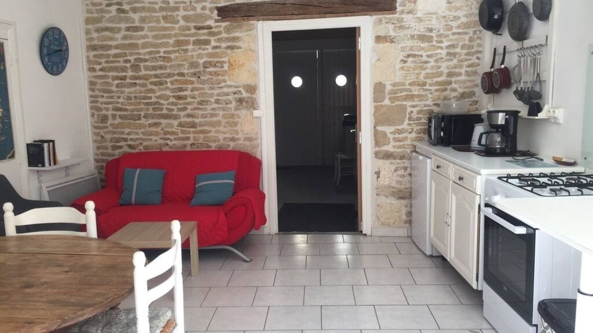 Le Chateau-d'Oleron House | Gite du vieux bourg" Mimosa" Le Chateau