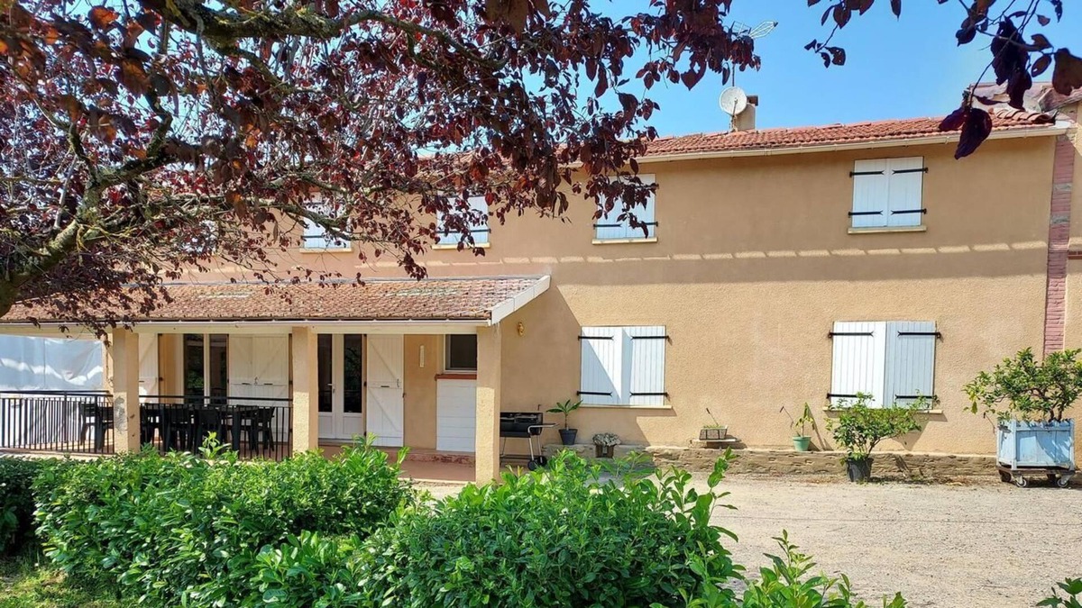 Saint-Sulpice Other | Gîte El Camillou: Cozy farmhouse for groups, families, and friends.