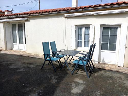 Mareuil-Sur-Lay-Dissais House | GITE ENTRE TERRE ET MER GRAND STUDIO