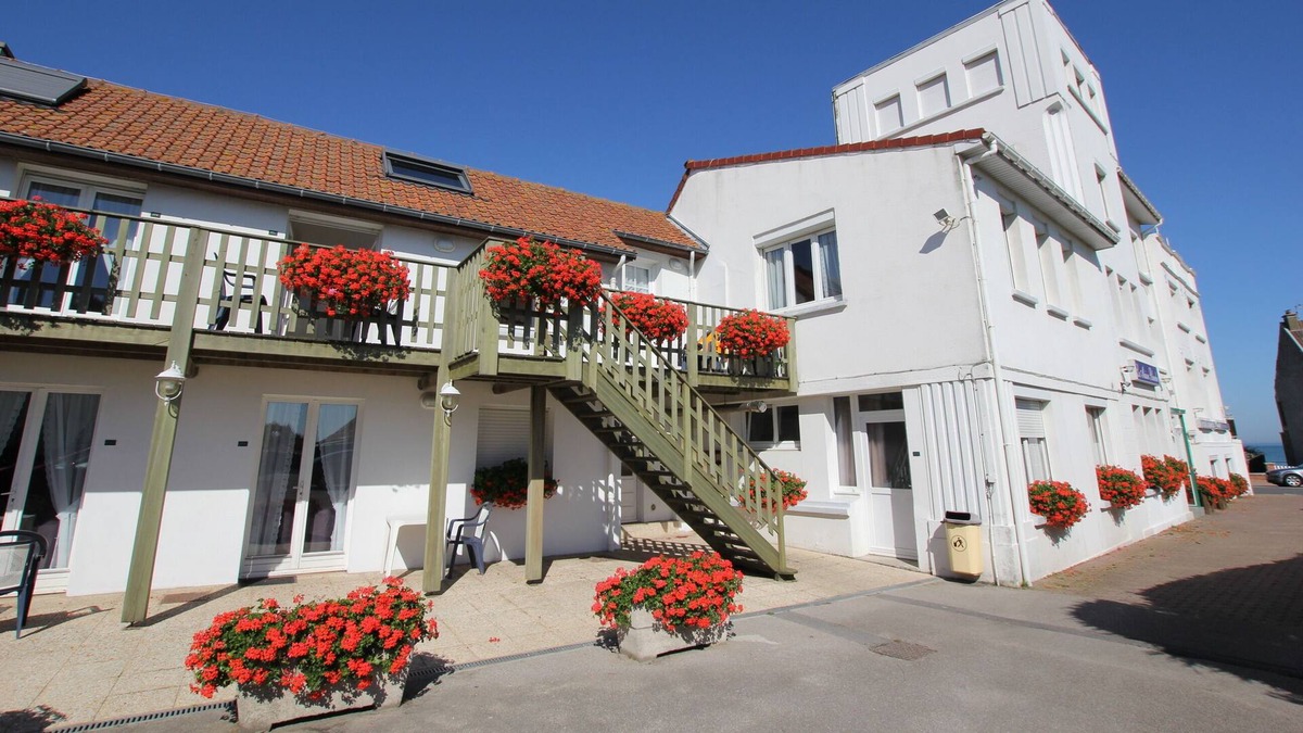 Bleriot-Plage Apartment | Gite facing the sea