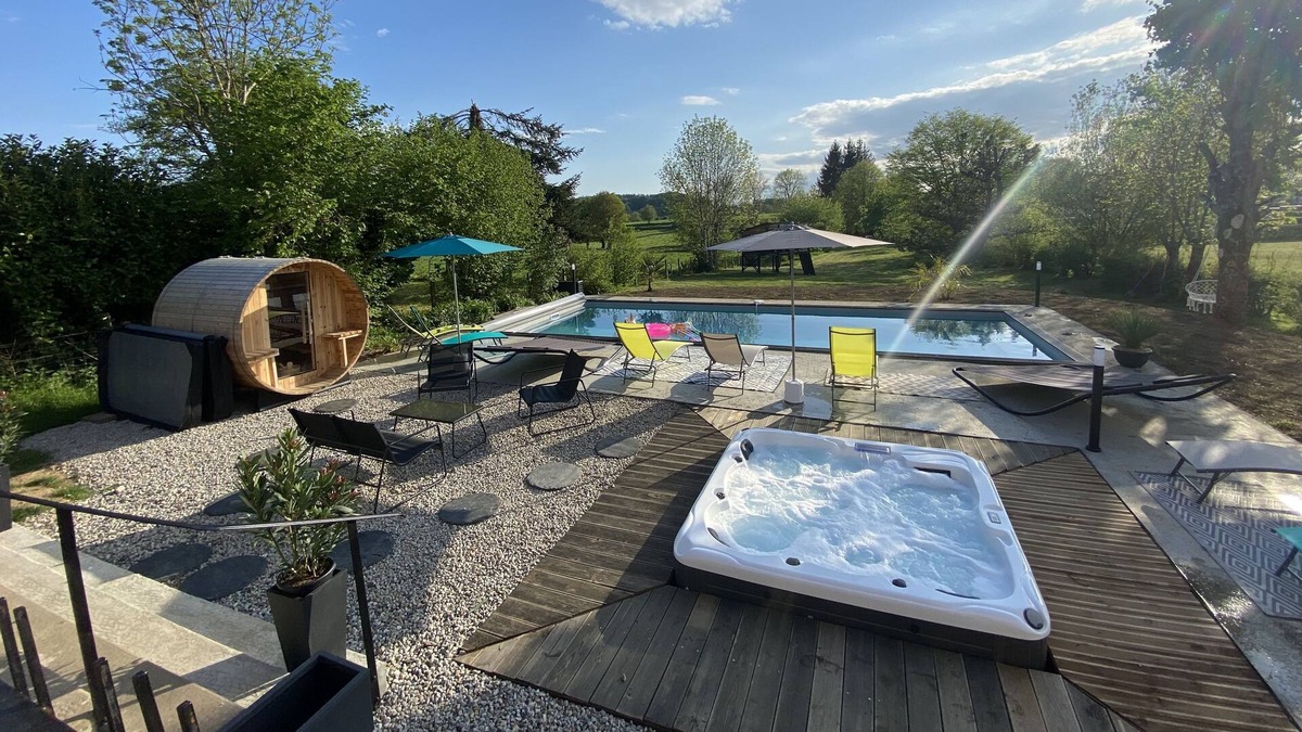 Champagnac Cottage | Gite Familiale 14 Personnes - Puy Mary, Salers, Lioran