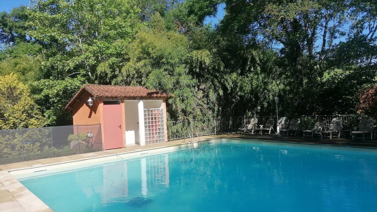 La Fouillade House | Gîte for 12 to 20 people with private pool, in Aveyron 🌿