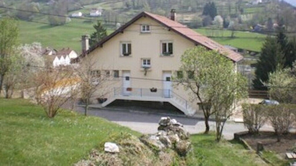 Cornimont House | gite FOR 16 PERS with BABYFOOT & PING PONG