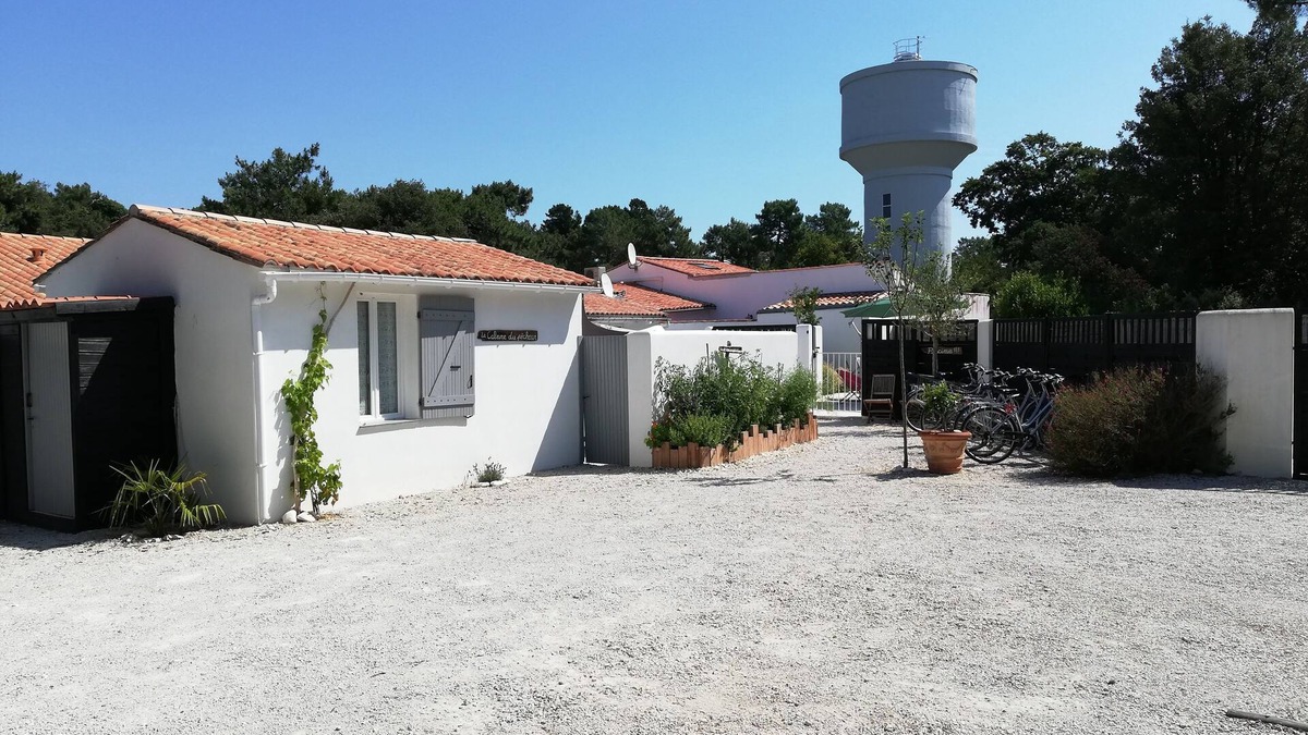 Rivedoux-Plage Cottage | Gite for 2/4 people, a double room, a mezzanine bedroom, patio