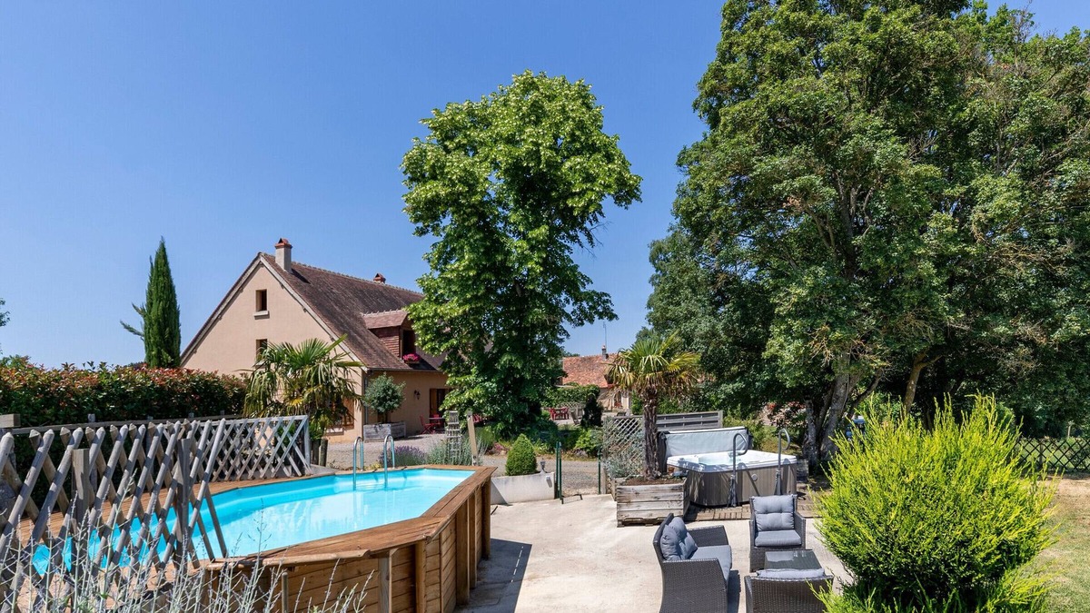 Fougerolles House | Gite Fougerolles, 3 bedrooms, 10 persons