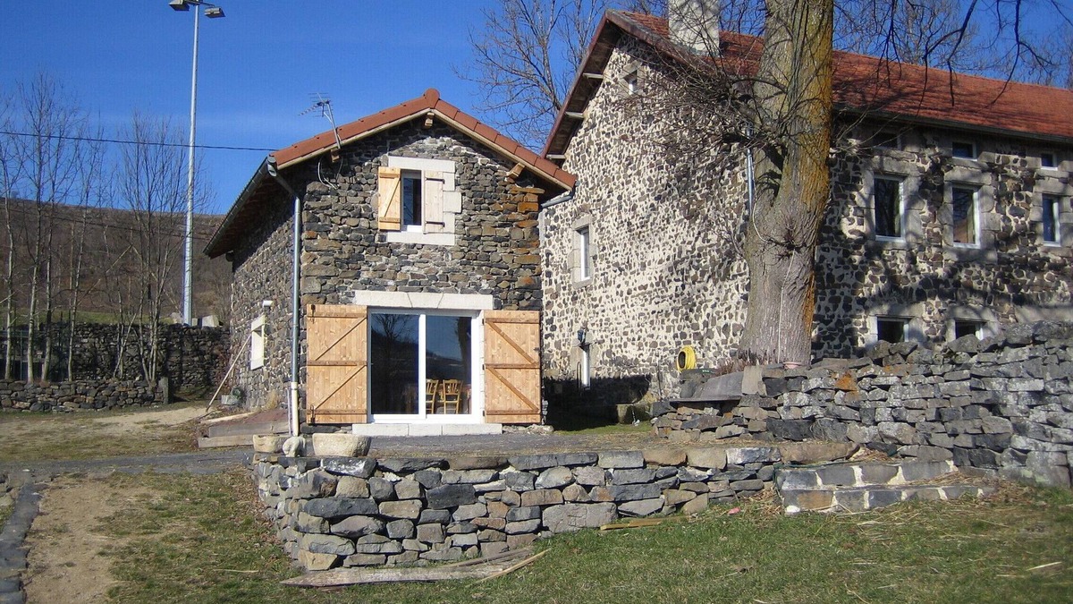 Le Monastier-sur-Gazeille House | Gite Entierement Renové Avec vue sur la Vallée de la Gazeille