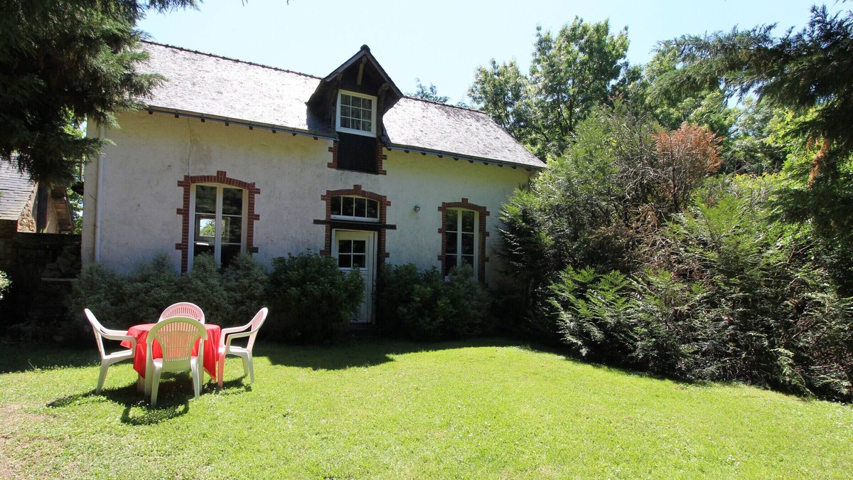 Saint-Clement-de-la-Place Cottage | Gite Saint-Clément-de-la-Place, 2 bedrooms, 5 persons