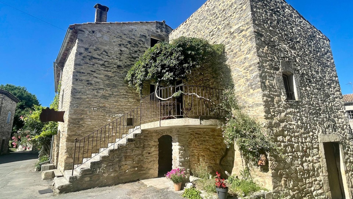 Saint-Privat-de-Champclos House | Gîte 6 pers, terrace, 12km from the Ardèche gorges, at the gateway to the Cévennes