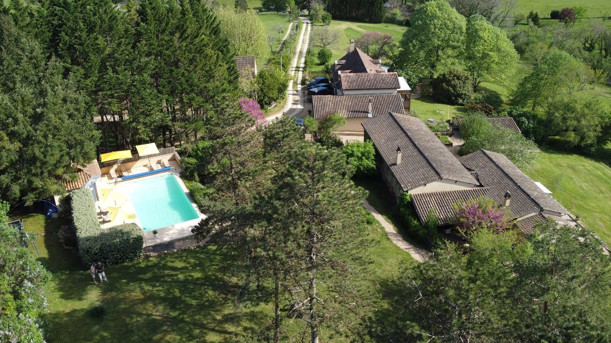 Sainte-Alvere Cottage | Gite Le Monde, spacious luxery 4 Personsgite in Sainte Alvere, shared pool