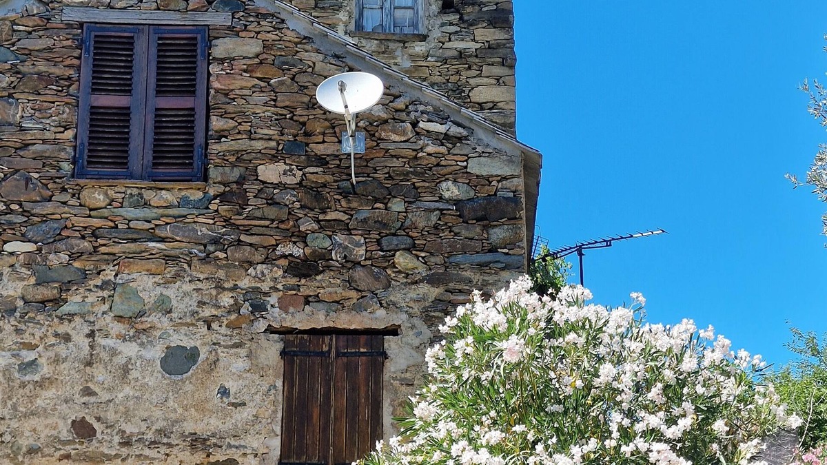 Cambia House | Gite in a former chestnut dryer