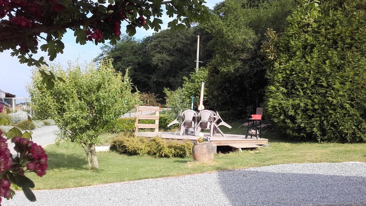 Saint-Dolay Cottage | Gite in "farm of the castle"
