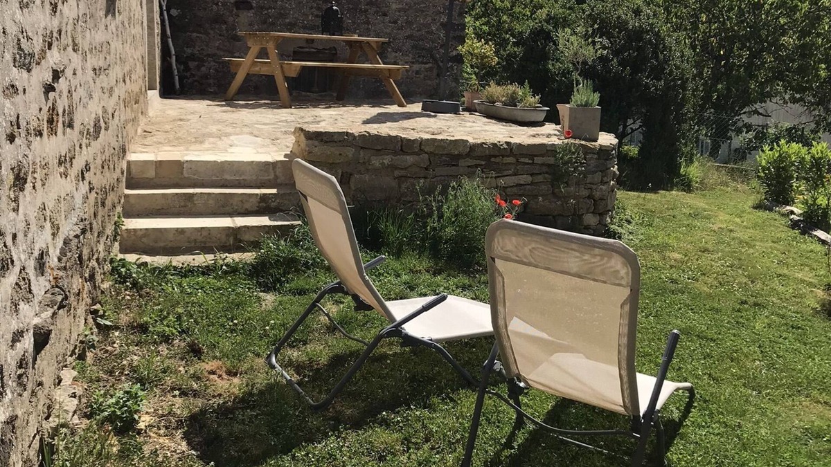 Montigny-sur-Armancon House | Gîte in the heart of nature next to a lake. Pets welcome!