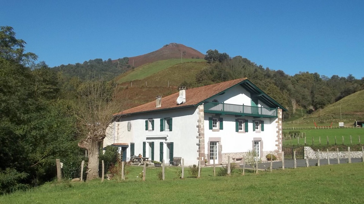 Bidarray House | Gite in the Basque Country: spacious vacation home close to mountains and beaches