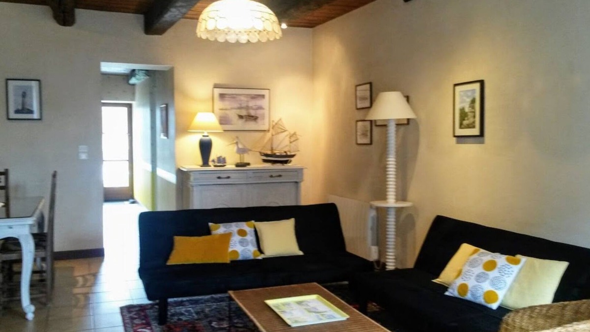 Pleudihen-sur-Rance House | Gite in typical farmhouse on the banks of Rance