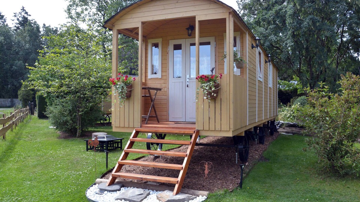 Chimay Cabin | Gîte insolite 'La Bengali'. A trailer in the heart of nature.