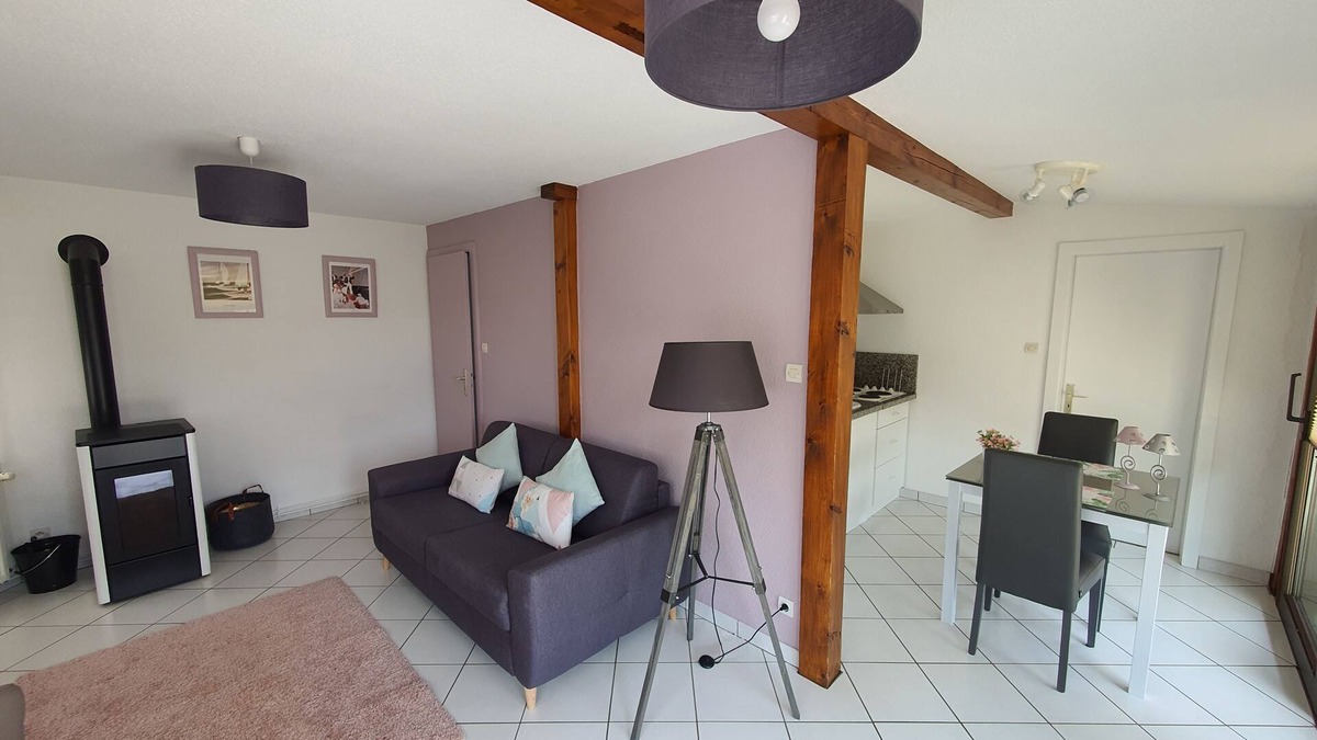 Soultzeren Cottage | Gite "L 'ARAUCARIA" by the pool at DOMAINE "La Villa Moraine" Munster