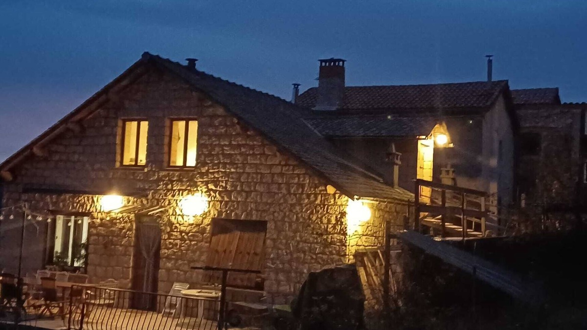 Mostuejouls Apartment | Gîte L'Eolien, between Tarn and Causse!