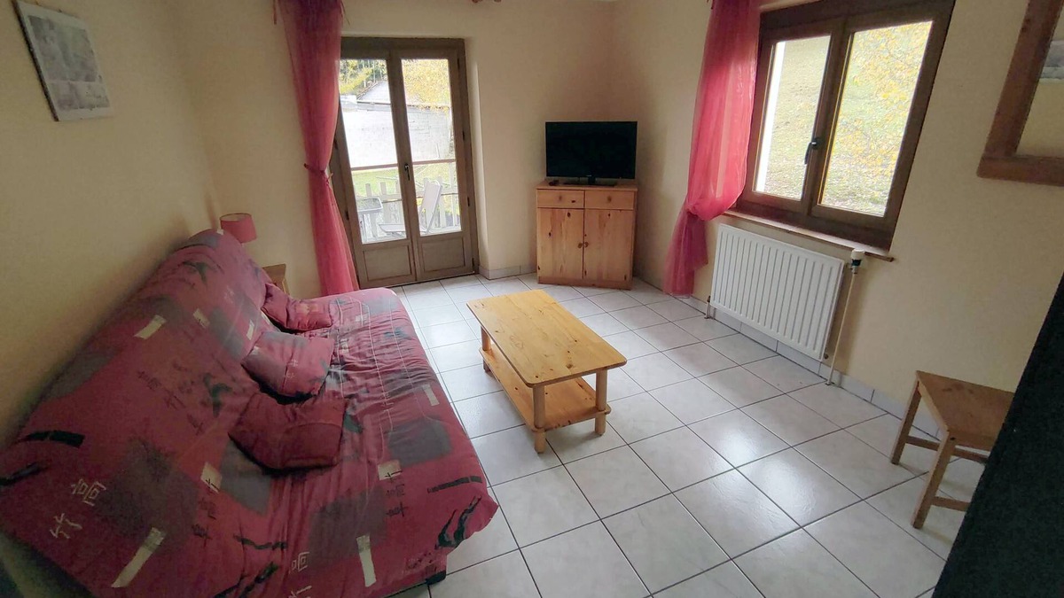 Dommartin-les-Remiremont Cottage | Gîte Lise with Spa Jacuzzi Sauna