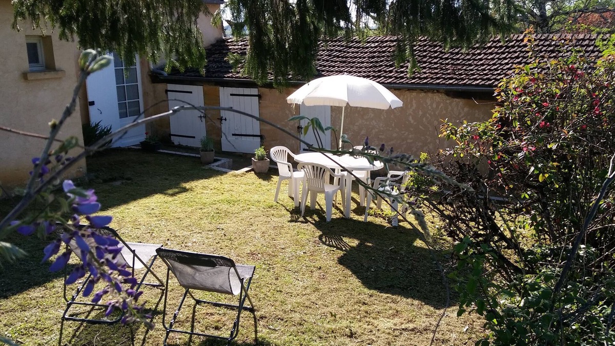 Saint-Crepin-et-Carlucet House | Gîte "La petite Maison" in the quiet of the countryside