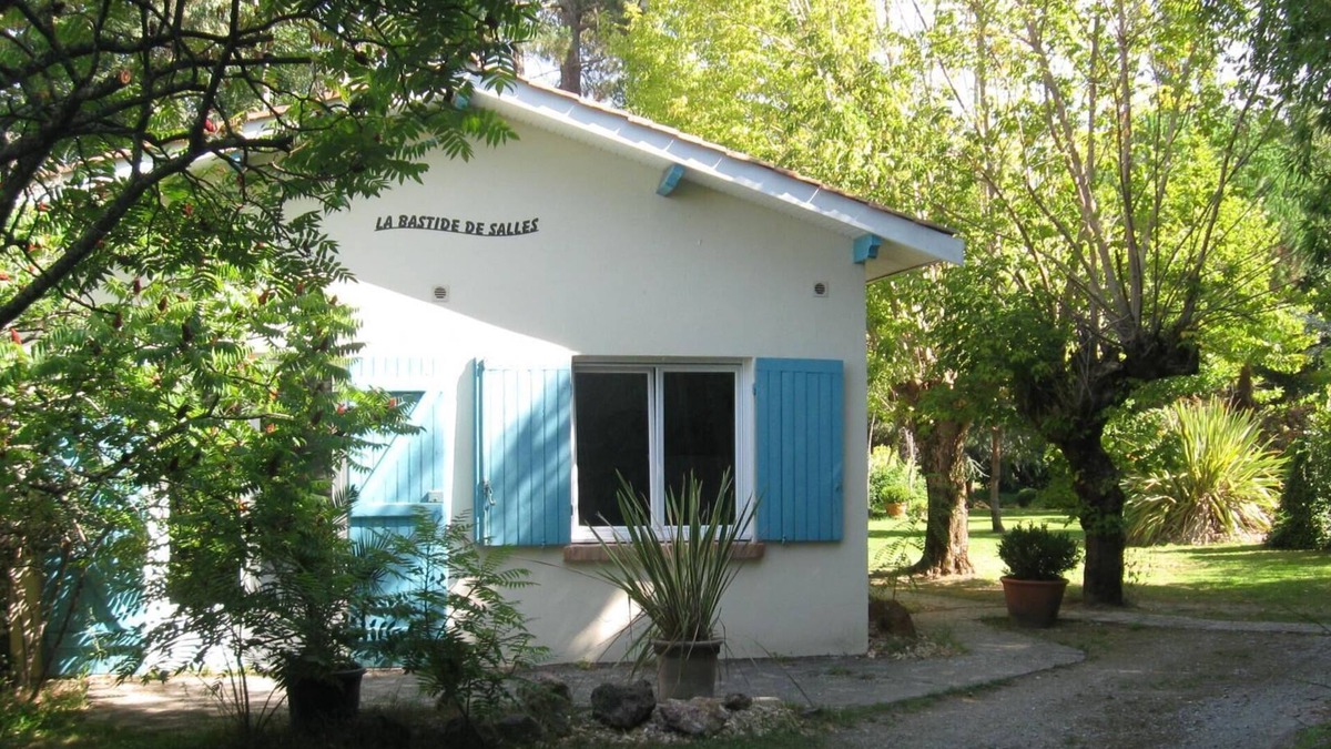 Salles House | Gite LA Bastide DE Salles