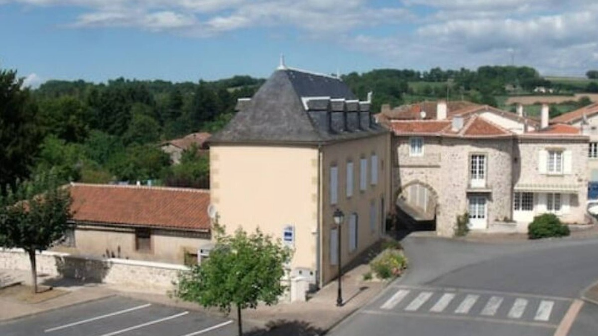 Availles-Limouzine House | Gite : La Boutique D'yvonne