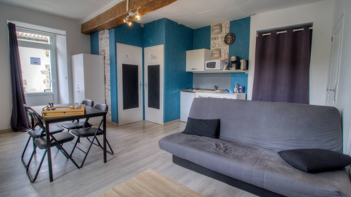 Mallievre House | Gite La Brise 2/4 people 6kms from the puy du fou park
