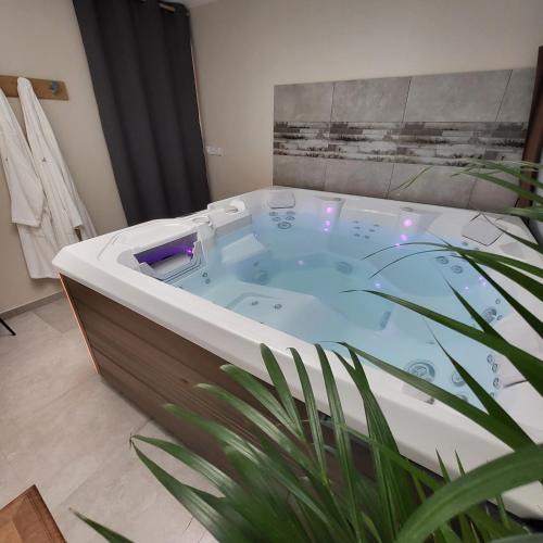 Sarcey House | Gite La Cabiotte Nature et Spa