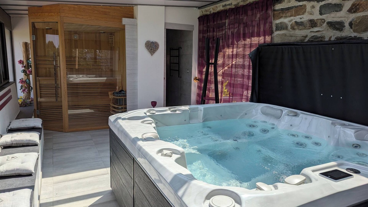 Araules House | Gite la grange de Louis* 10 pers 5 bedrooms 5 bathrooms, SPA and SAUNA