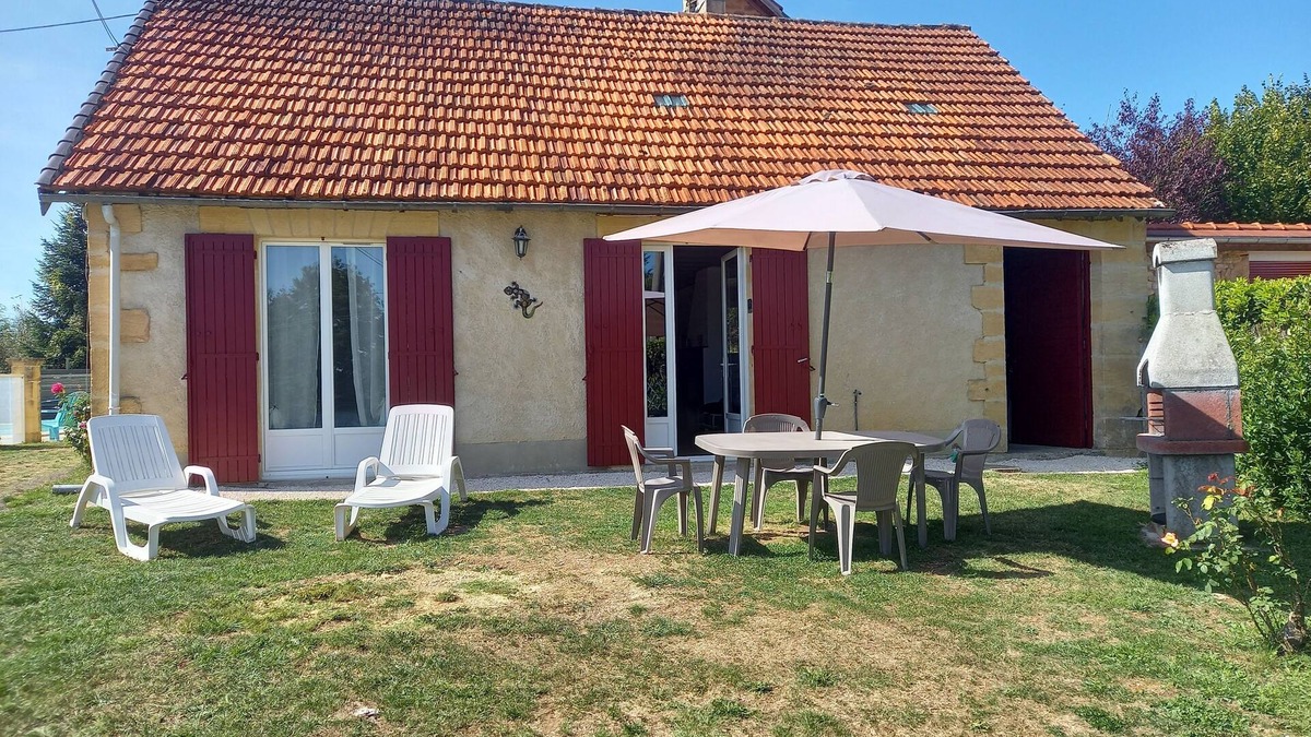 Saint-Andre-dAllas House | Gite La salamandre, furnished accommodation *