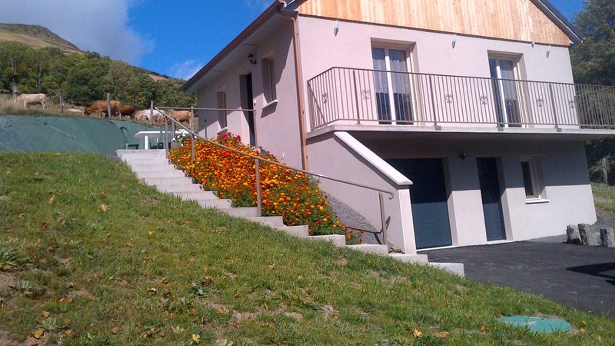 Lavigerie Cottage | Gite Lavigerie, 2 bedrooms, 4 persons