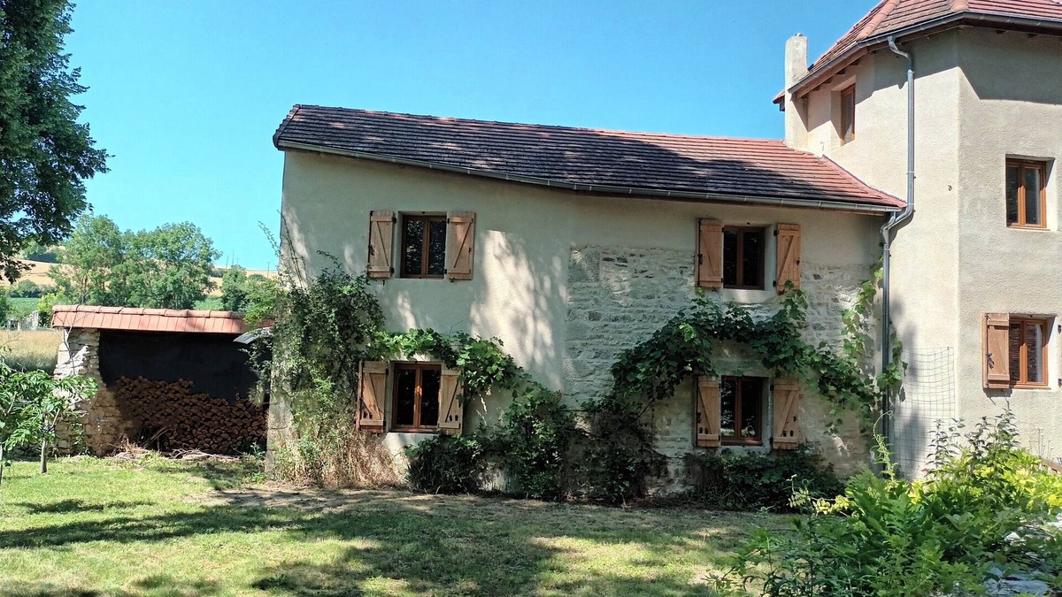 Vicq House | Gite Le Buget - ideal for families, 3 bedrooms, sleeps 8