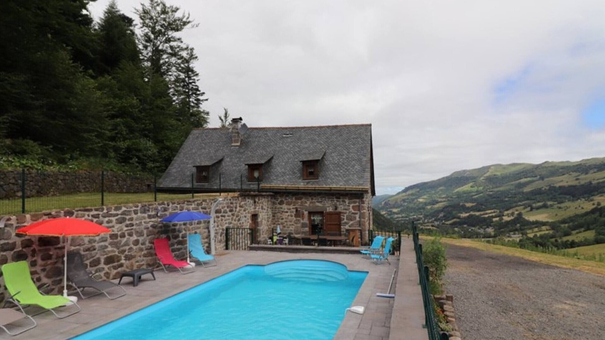 Le Falgoux Cottage | Gite Le Falgoux, 2 bedrooms, 5 persons