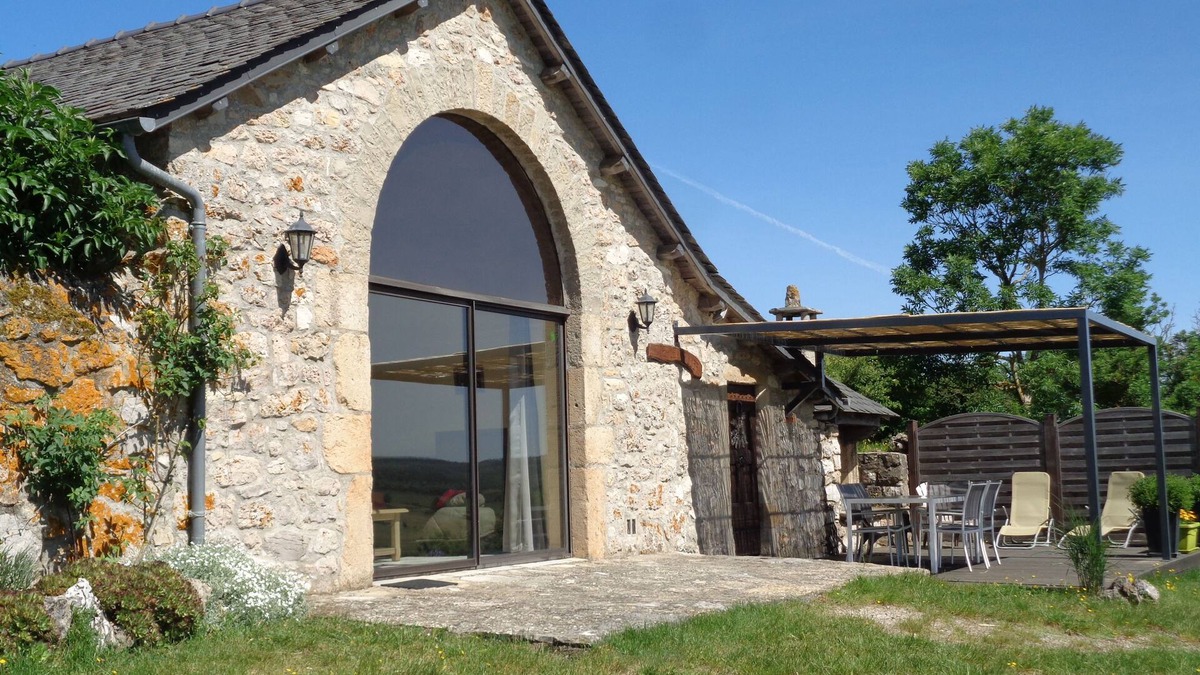 Saint-Andre-de-Vezines Cottage | Gîte Le PAILLER, old barn renovated in a farmhouse