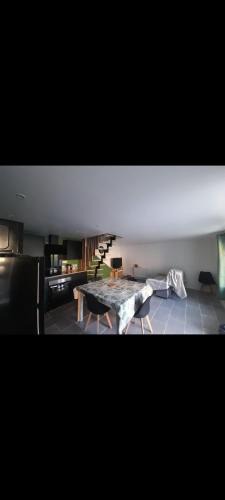 Saint-Quintin-sur-Sioule House | Gite le François Thomas