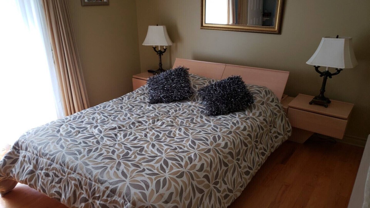 Mauricie Bed & Breakfast | Gîte le Grandelinois - La Bolduc - Room with Queen bed