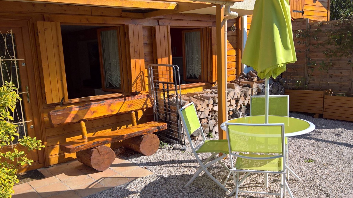 Collonges-sous-Saleve Apartment | GITE LE JURA | COLLONGES-SOUS-SALÈVE | 5 MINUTES FROM GENEVA