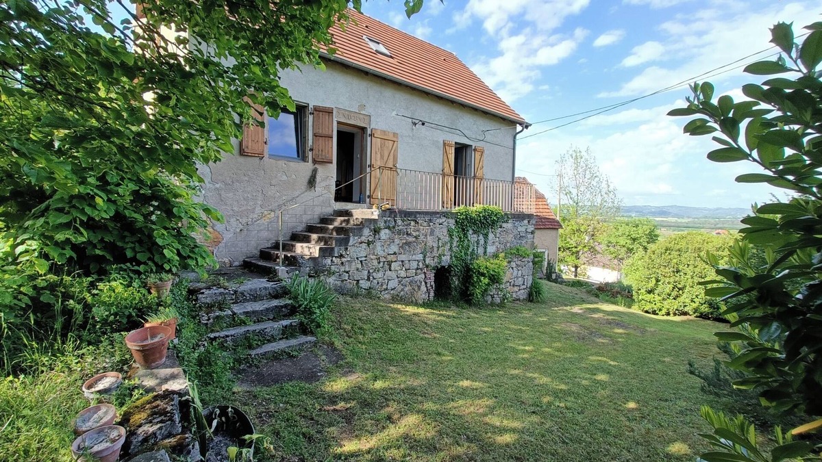 Branceilles House | Gîte Le Salon - House with panoramic view, terrace and garden