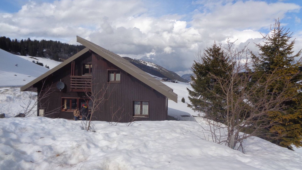 Thorens-Glieres Ski Chalet | Gîte les Augets, near the lanfiannes restaurant, cross-country ski center