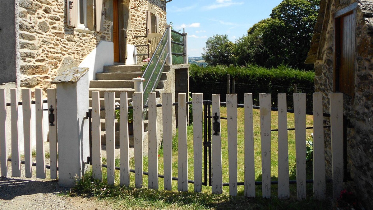 Lescure-Jaoul House | Gîte les Cayroux, in the countryside, calm, restful with very beautiful panorama