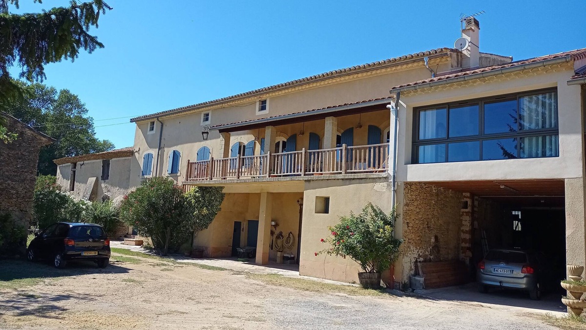 Mornas Apartment | Gite Letang de Condi Studio 55 m2 , 4 Pers , Clim , Wifi, Jardin , Terrasse