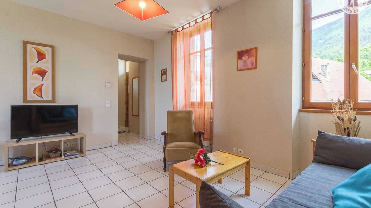 Thoiry House | Gite located 19km from Aillon le Jeune (family resort with 39km of slopes with the Margériaz) and 21