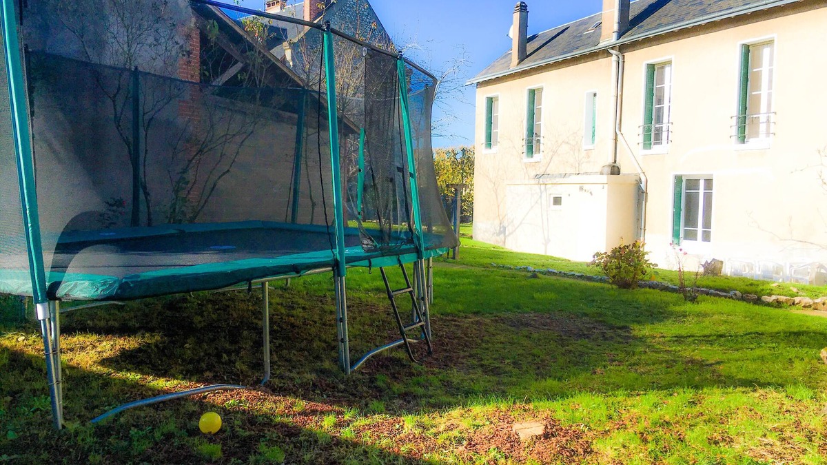 Blois House | Gite Médicis Blois Huge Trampoline Loire Valley Chateaux,Golf,Bike,Fine Dine
